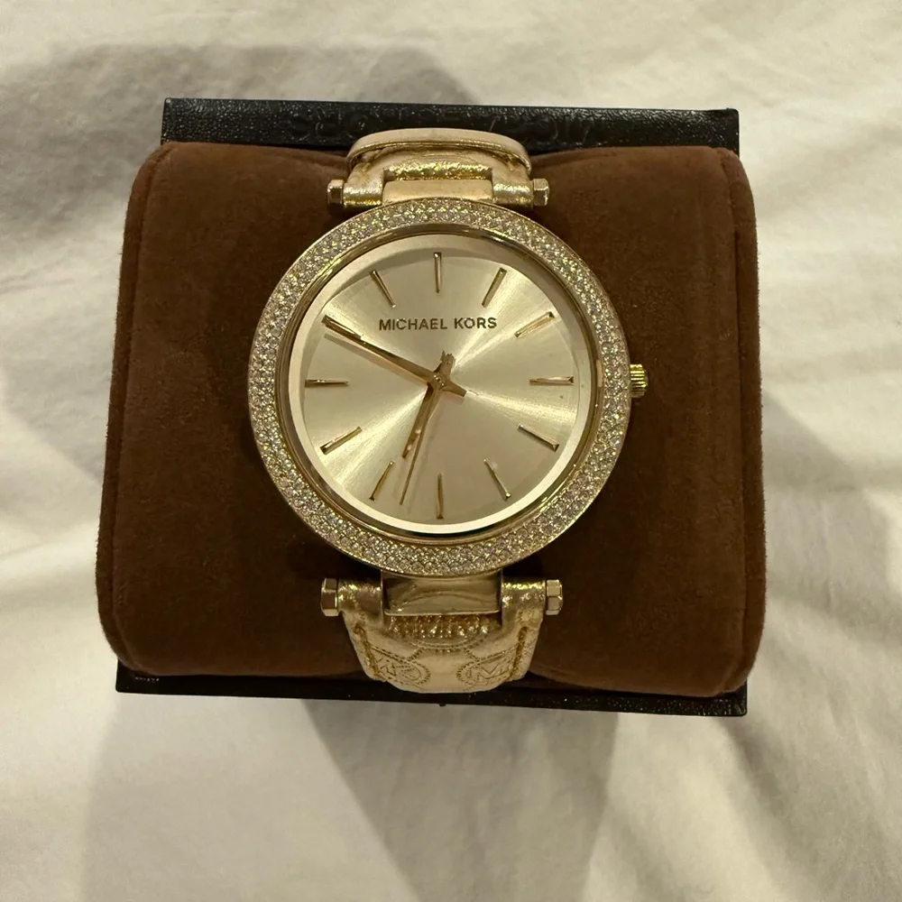 Michael Kors Women’s MK2351 Gold Tone leather MK Strap Quartz Genuine Watch